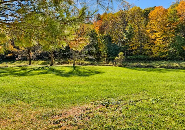 Photo 2 of Single family home for sale at 1710 Graves Rd, Chillicothe, OH 45601 | MLS# 226040026 | Listing updated on 2026-10-21