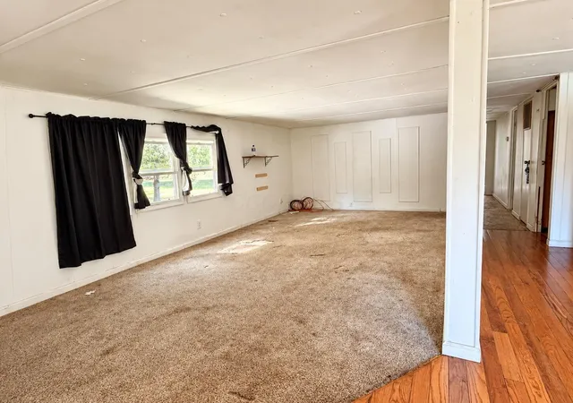 Photo 4 of Single family home for sale at 1710 Graves Rd, Chillicothe, OH 45601 | MLS# 226040026 | Listing updated on 2026-10-21