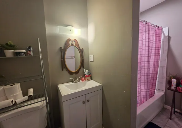 Photo 3 of Single family home for sale at 633 W Columbia St, Springfield, OH 45504 | MLS# 226039951 | Listing updated on 2026-10-22