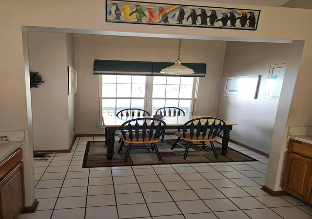 Listing Photo 1 - Condo for sale in building located at 6405 Upper Lake Cir, Westerville, OH 43082 - Unit #