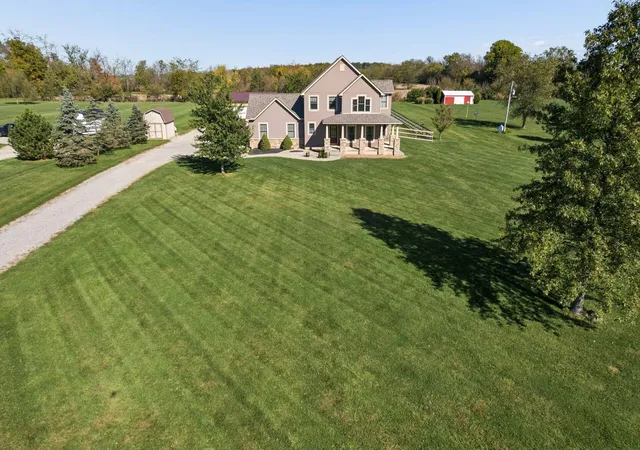 Photo 2 of Single family home for sale at 6936 Zane Trl Rd, Circleville, OH 43113 | MLS# 226039878 | Listing updated on 2026-10-26
