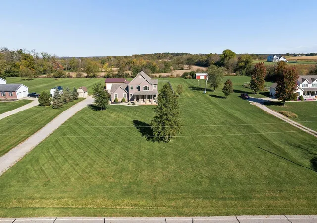 Photo 4 of Single family home for sale at 6936 Zane Trl Rd, Circleville, OH 43113 | MLS# 226039878 | Listing updated on 2026-10-26