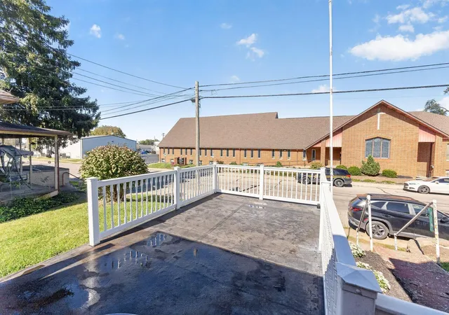 Photo 2 of Single family home for sale at 419 E Ohio St, Circleville, OH 43113 | MLS# 226039895 | Listing updated on 2026-10-26