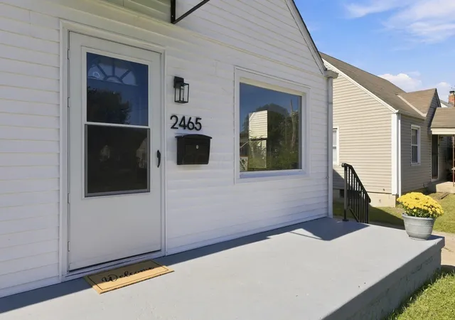 Photo 3 of Single family home for sale at 2465 Hamilton Ave, Columbus, OH 43211 | MLS# 226040027 | Listing updated on 2026-10-22