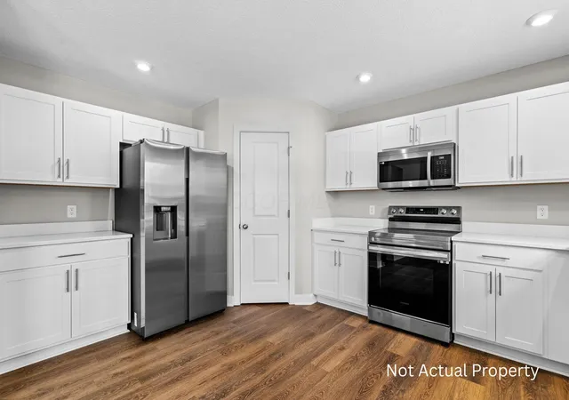 Photo 3 of Single family home for sale at 1355 Manor Dr, Columbus, OH 43232 | MLS# 226039912 | Listing updated on 2026-10-21