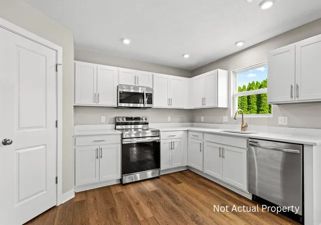 Photo 4 of Single family home for sale at 1355 Manor Dr, Columbus, OH 43232 | MLS# 226039912 | Listing updated on 2026-10-21