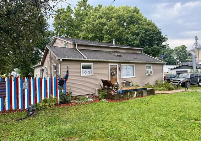 Photo 1 of Single family home for sale at 102 Vine St E, Edison, OH 43320 | MLS# 226039916 | Listing updated on 2026-10-21
