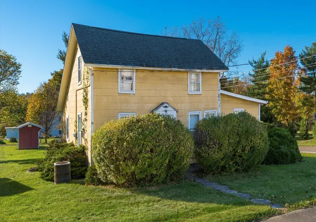 Photo 3 of Single family home for sale at 157 N Market St, Martinsburg, OH 43037 | MLS# 226039960 | Listing updated on 2026-10-26