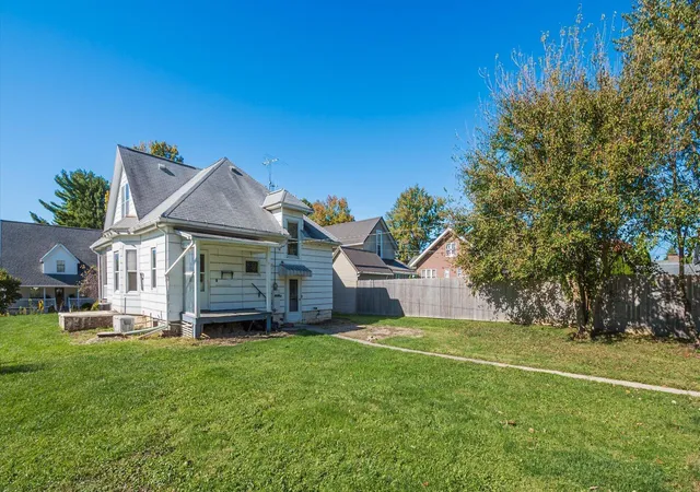 Photo 2 of Single family home for sale at 84 S Main St, Thornville, OH 43076 | MLS# 226039935 | Listing updated on 2026-10-24