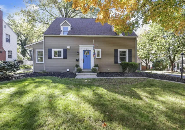 Photo 1 of Single family home for sale at 151 W Beaumont Rd, Columbus, OH 43214 | MLS# 226039938 | Listing updated on 2026-10-28