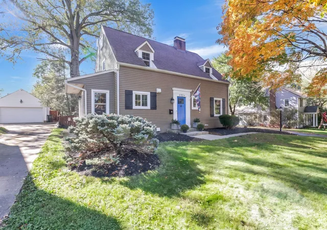 Photo 2 of Single family home for sale at 151 W Beaumont Rd, Columbus, OH 43214 | MLS# 226039938 | Listing updated on 2026-10-28