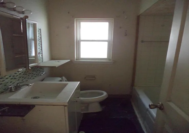 Photo 4 of Sale Pending at 229 Lowell Rd, Columbus, OH 43209 | MLS# 226039937 | Listing updated on 2026-10-26