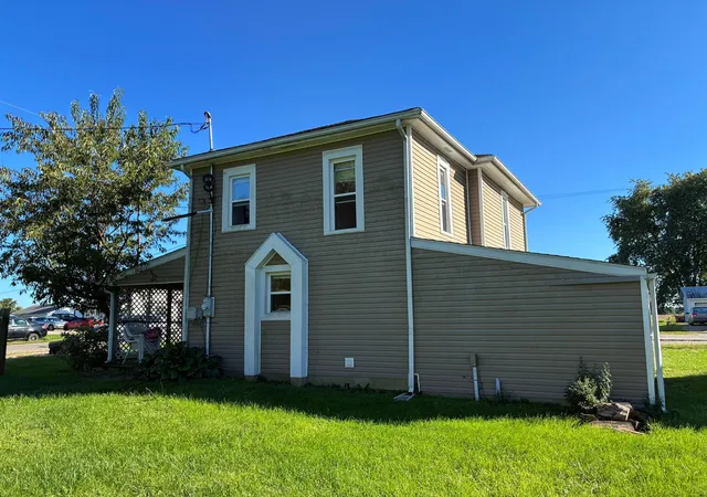 Photo 3 of Single family home for sale at 213 Foster St, Pleasantville, OH 43148 | MLS# 226040571 | Listing updated on 2026-10-28