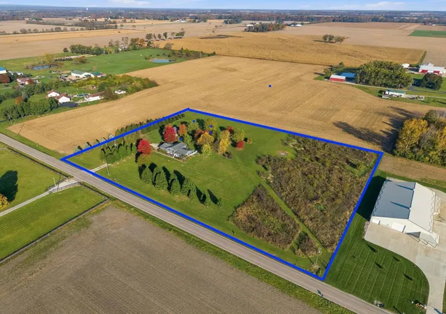 Photo 3 of Single family home for sale at 3305 E Peterson Rd, Troy, OH 45373 | MLS# 226039943 | Listing updated on 2026-10-28