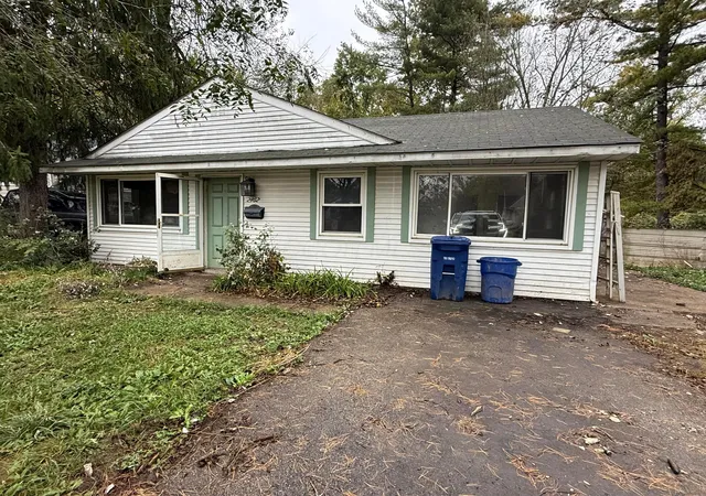 Photo 1 of Single family home for sale at 2462 Dawnlight Ave, Columbus, OH 43211 | MLS# 226039947 | Listing updated on 2026-10-21