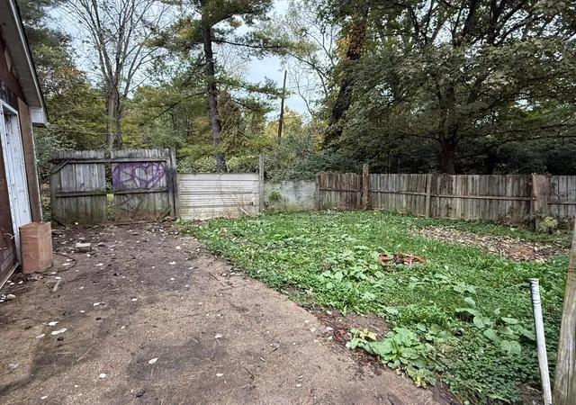 Photo 2 of Single family home for sale at 2462 Dawnlight Ave, Columbus, OH 43211 | MLS# 226039947 | Listing updated on 2026-10-21