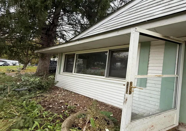 Photo 4 of Single family home for sale at 2462 Dawnlight Ave, Columbus, OH 43211 | MLS# 226039947 | Listing updated on 2026-10-21