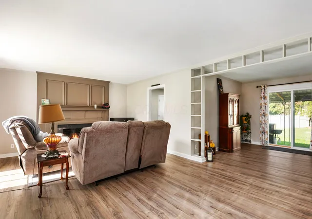 Photo 2 of Single family home for sale at 291 Peters Ave, Lancaster, OH 43130 | MLS# 226040044 | Listing updated on 2026-10-26
