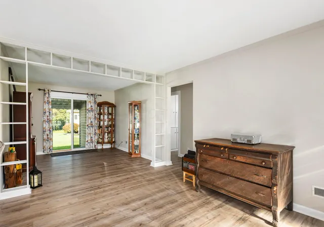 Photo 3 of Single family home for sale at 291 Peters Ave, Lancaster, OH 43130 | MLS# 226040044 | Listing updated on 2026-10-26