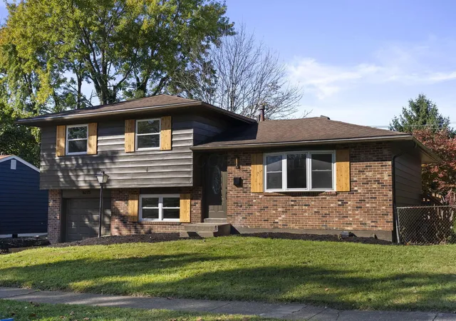 Photo 2 of Single family home for sale at 6275 Carthage Dr, Westerville, OH 43081 | MLS# 226040119 | Listing updated on 2026-10-28