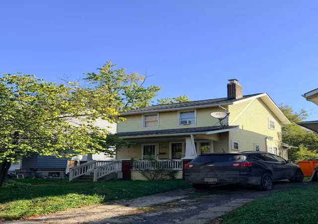 Photo 2 of Single family home for sale at 498 Larcomb Ave, Columbus, OH 43223 | MLS# 226040124 | Listing updated on 2026-10-27