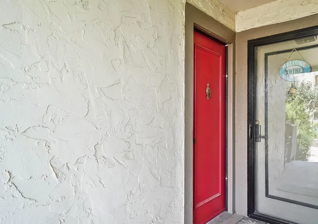 Listing Photo 1 - Condo for sale in building located at 1295 Lake Shore Dr, Columbus, OH 43204 - Unit #206