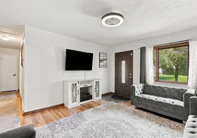Photo 3 of Single family home for sale at 1765 Ivyhill Loop N, Columbus, OH 43229 | MLS# 226040005 | Listing updated on 2026-10-27