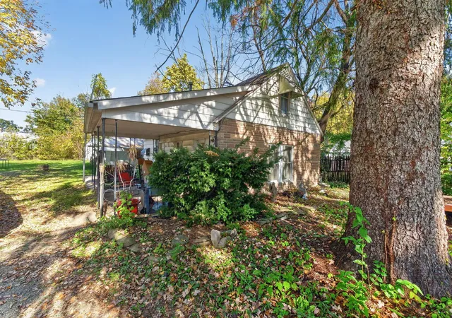 Photo 3 of Sale Pending at 1936 Lehner Rd, Columbus, OH 43224 | MLS# 226040498 | Listing updated on 2026-10-27