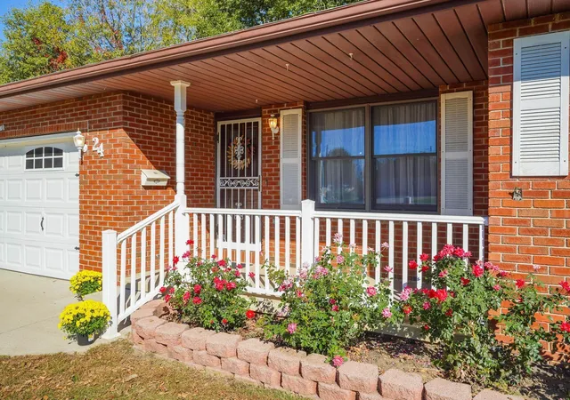 Photo 1 of Single family home for sale at 24 Cliffview Dr, Mount Sterling, OH 43143 | MLS# 226040037 | Listing updated on 2026-10-26