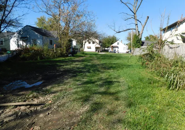 Photo 2 of Sale Pending at 1381 E 22nd Avenue, Columbus, OH 43211 | MLS# 226040033 | Listing updated on 2026-10-30