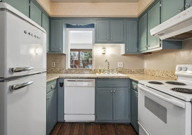 Photo 4 of Condo for sale at 4730 Merrifield Pl #21, Columbus, OH 43220 | MLS# 226040525 | Listing updated on 2026-10-24