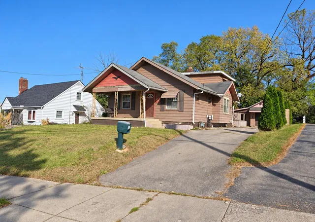 Photo 2 of Sale Pending at 418 Bellevue Ave, Springfield, OH 45503 | MLS# 226040046 | Listing updated on 2026-10-26