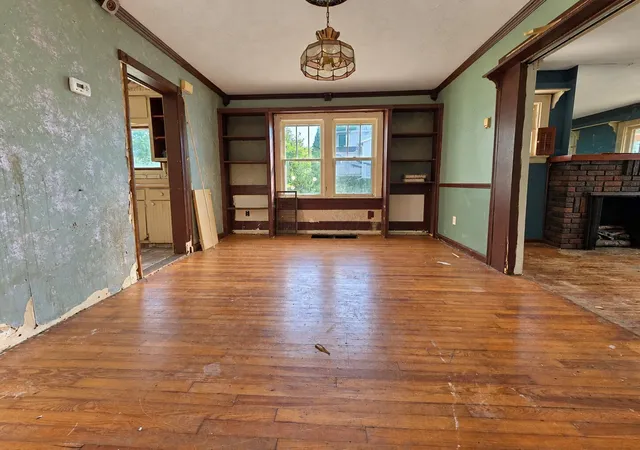 Photo 4 of Sale Pending at 418 Bellevue Ave, Springfield, OH 45503 | MLS# 226040046 | Listing updated on 2026-10-26