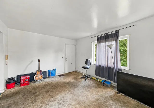 Photo 3 of House for sale at 107 N Hampton, Columbus, OH 43213 | MLS# 226040054 | Listing updated on 2026-10-21