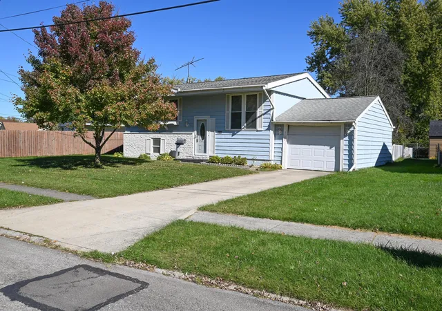Photo 1 of Single family home for sale at 1100 Bahama Dr, Marion, OH 43302 | MLS# 226040162 | Listing updated on 2026-10-22