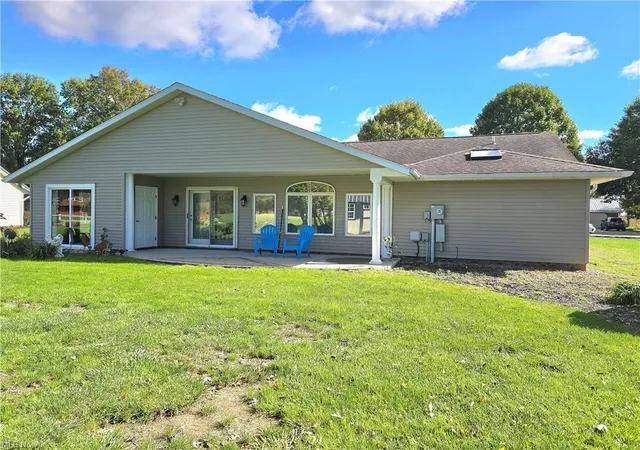 Photo 3 of Single family home for sale at 6215 Southview Dr, Nashport, OH 43830 | MLS# 226040060 | Listing updated on 2026-10-21