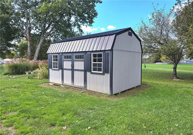 Photo 4 of Single family home for sale at 6215 Southview Dr, Nashport, OH 43830 | MLS# 226040060 | Listing updated on 2026-10-21