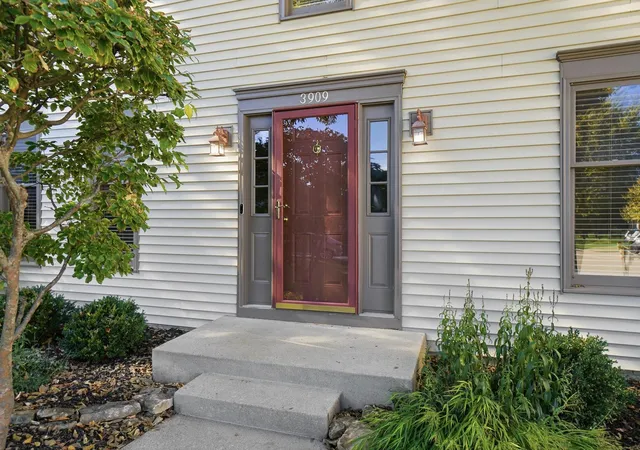 Photo 1 of Single family home for sale at 3909 Driscoll Ct, Dublin, OH 43016 | MLS# 226040098 | Listing updated on 2026-10-27