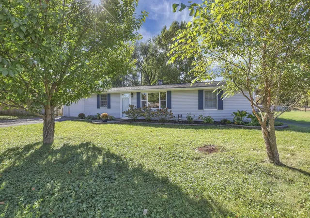 Photo 1 of Single family home for sale at 375 Green Ave, Groveport, OH 43125 | MLS# 226040343 | Listing updated on 2026-10-23