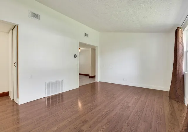Photo 4 of Single family home for sale at 375 Green Ave, Groveport, OH 43125 | MLS# 226040343 | Listing updated on 2026-10-23