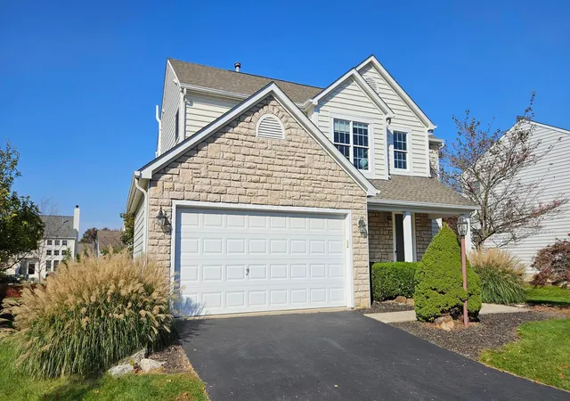 Photo 3 of Single family home for sale at 7414 Scioto Pkwy, Powell, OH 43065 | MLS# 226040562 | Listing updated on 2026-10-29