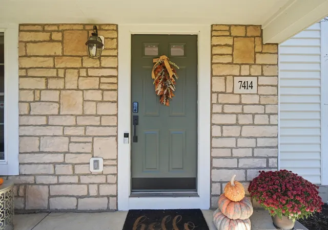 Photo 4 of Single family home for sale at 7414 Scioto Pkwy, Powell, OH 43065 | MLS# 226040562 | Listing updated on 2026-10-29