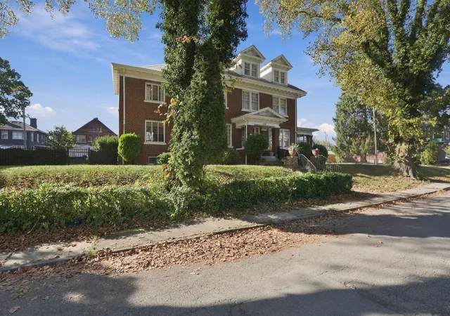 Photo 3 of Single family home for sale at 739 Kimball Pl, Columbus, OH 43205 | MLS# 226040359 | Listing updated on 2026-10-30