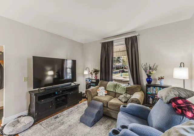 Photo 4 of Single family home for sale at 500 N Eastwood Ave, Lancaster, OH 43130 | MLS# 226040911 | Listing updated on 2026-10-30