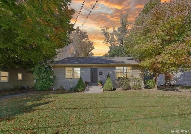 Photo 4 of Single family home for sale at 324 E Maple St, Granville, OH 43023 | MLS# 226040302 | Listing updated on 2026-10-26