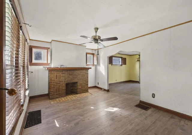 Photo 3 of Single family home for sale at 585 Binns Blvd, Columbus, OH 43204 | MLS# 226040246 | Listing updated on 2026-10-22