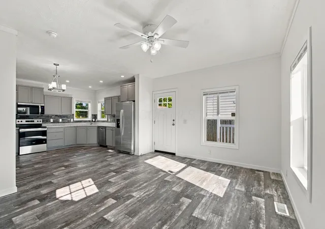 Photo 3 of Single family home for sale at 1077 Sunshine St, Circleville, OH 43113 | MLS# 226040228 | Listing updated on 2026-10-27