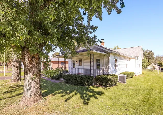 Photo 2 of Single family home for sale at 132 Rockwell Rd, Columbus, OH 43207 | MLS# 226040182 | Listing updated on 2026-10-28