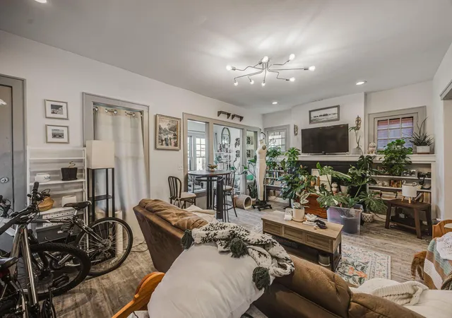 Photo 4 of House for sale at 1233 E Livingston Ave #A/B, Columbus, OH 43205 | MLS# 226040966 | Listing updated on 2026-10-28