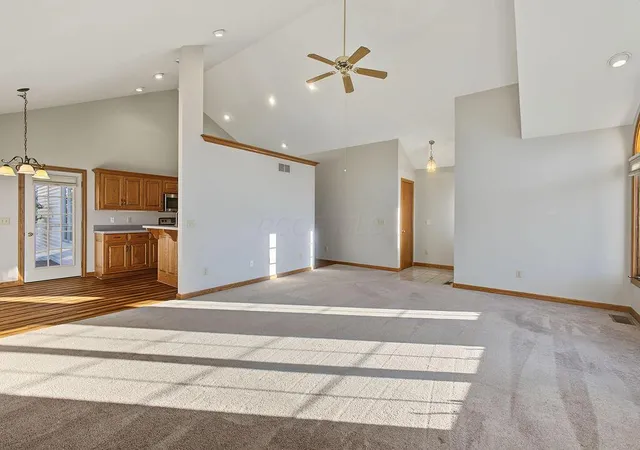 Photo 2 of Single family home for sale at 17 Waters Edge Dr, Mount Vernon, OH 43050 | MLS# 226040216 | Listing updated on 2026-10-26